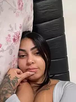 Nandinha777 on StripChat 