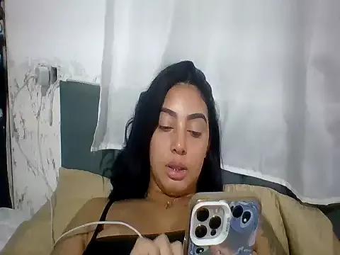 Nandinha777 on StripChat 