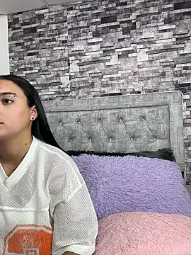 nicolexxaleja on StripChat