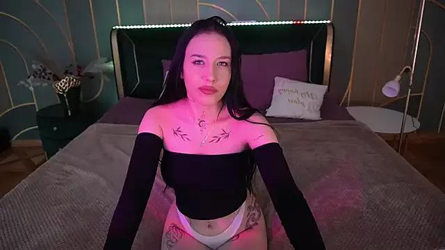 Private NikkiGoldSide on StripChat