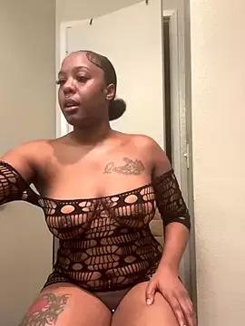 ObsessedWLyla from StripChat