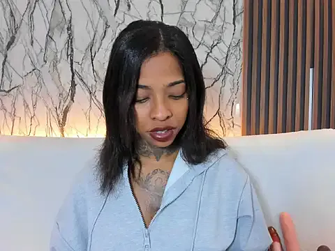 Pauline_Fox — show pussy open with fingers