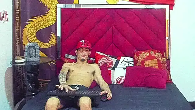 Pride_couple on StripChat