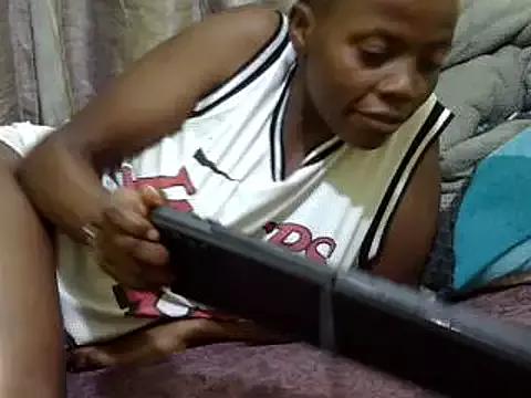 Freechat QUEEN-LIZ on StripChat