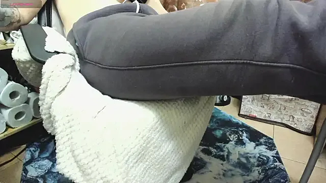 Queen_Sport — naked