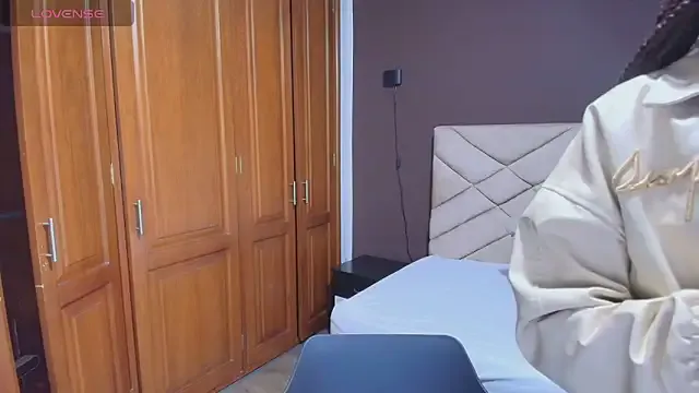 Raquel_jones on StripChat