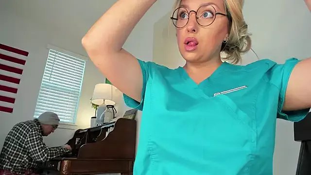 Freechat realtoxxxxmaria on StripChat