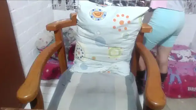 rose-crystal on StripChat