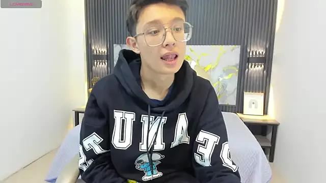 Freechat SantiagoRusso18 on StripChat