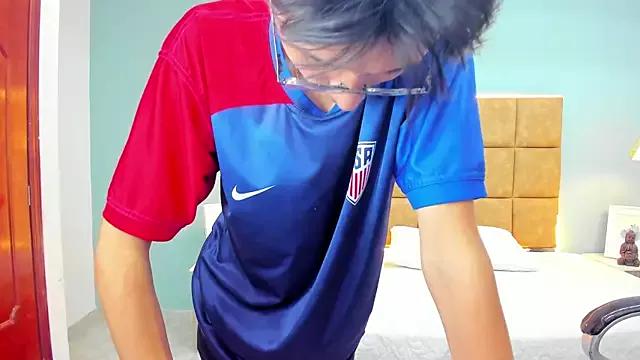 Freechat SantiagoRusso18 on StripChat