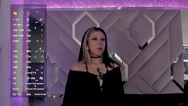 Freechat Sara_Foxx1 on StripChat