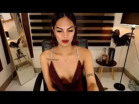 SarahAmber on StripChat