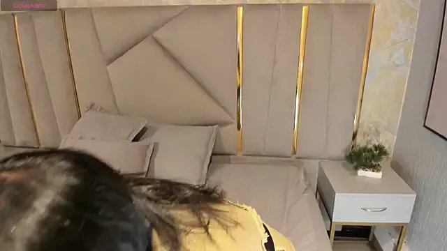 Freechat Sariitaa_ on StripChat