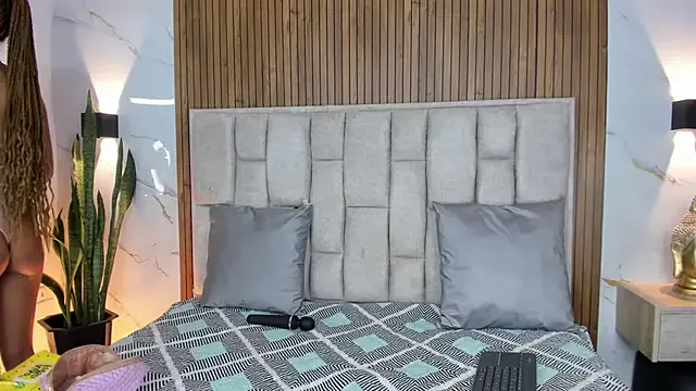 Sassha_ferrer on StripChat