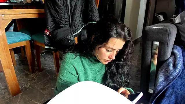 Freechat scarletr_red on StripChat