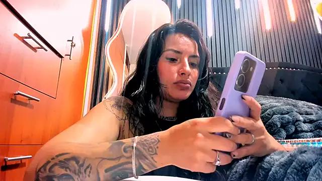 Freechat scarletr_red on StripChat