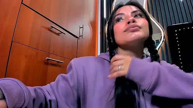 Freechat scarletr_red on StripChat