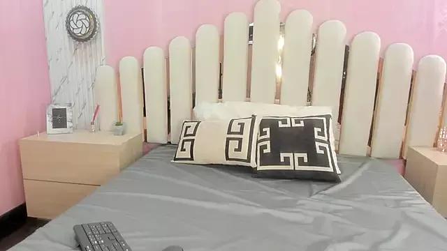 Selenecollins on StripChat 