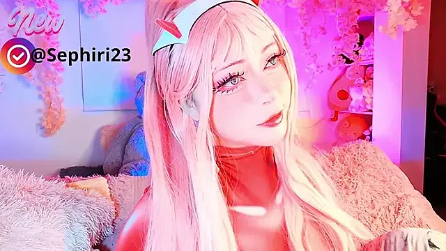 Freechat seraphine23 on StripChat