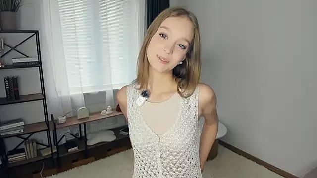 SerrenaAa from StripChat