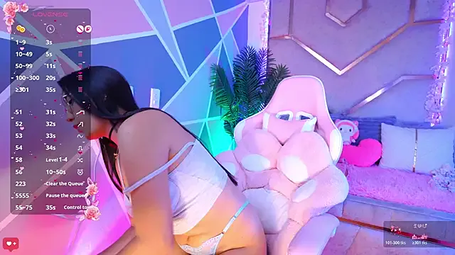 shanon- on StripChat