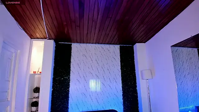 Freechat sofiacaramel on StripChat