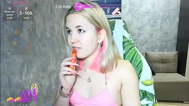 Sweet_Beee on StripChat 