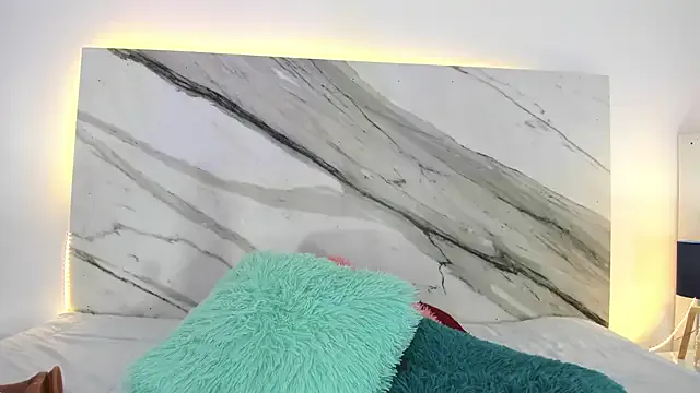 thamiina_ on StripChat