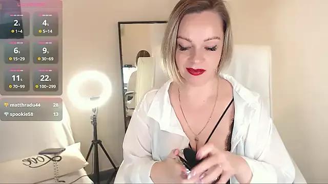 Tilly_Eliot on StripChat 