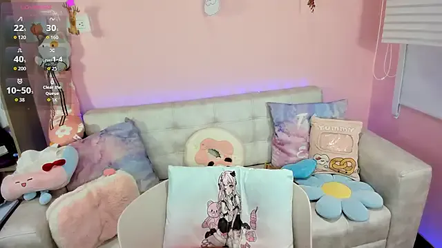 tinysara on StripChat