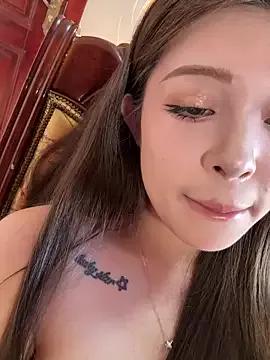 tuanzi125216 from StripChat