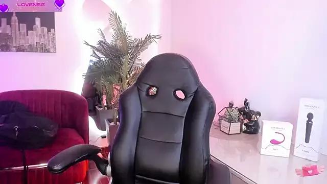 VioletParkker on StripChat 