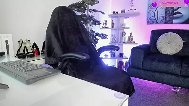 VioletParkker on StripChat 