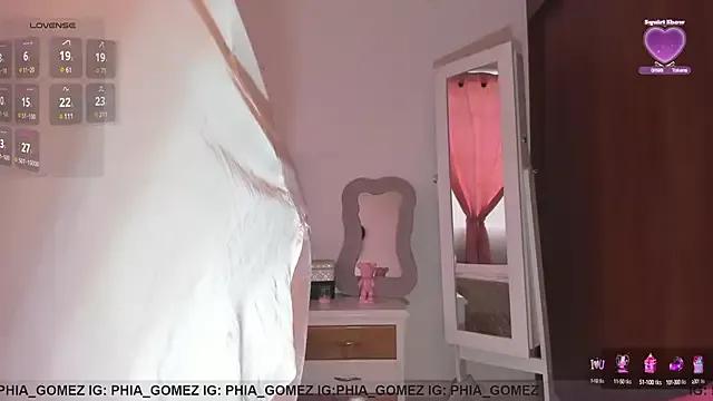 Freechat whitneyhot on StripChat