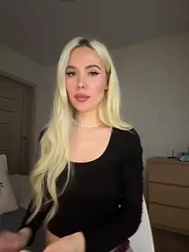 xDinnax from StripChat