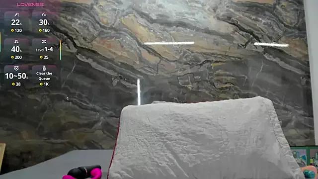 Yaya____11 on StripChat 