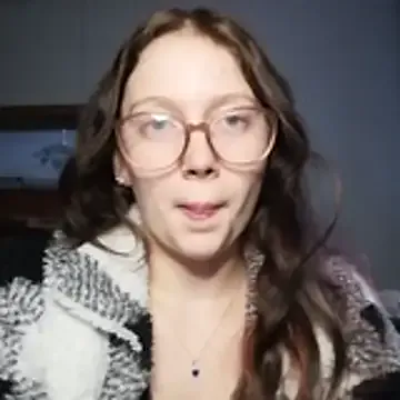 YoungLisaa18 — Boob Massage (30sec) 