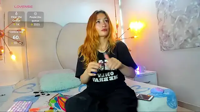 zoe_taylorr1 — step on the camera